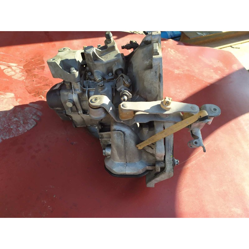 Recambio de caja cambios para opel corsa d catch me referencia OEM IAM 90400206  5 VELOCIDADES