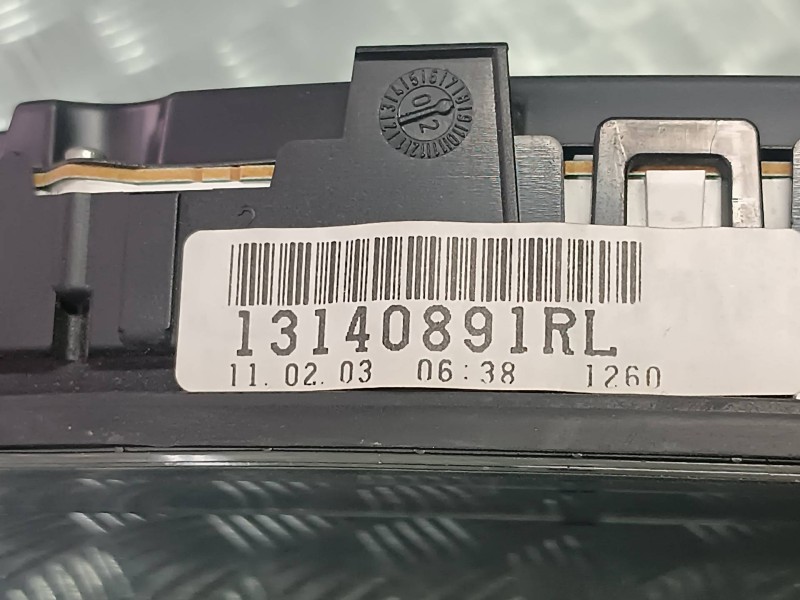 Recambio de cuadro instrumentos para opel vectra c berlina referencia OEM IAM 13140891RL VDO 88311337