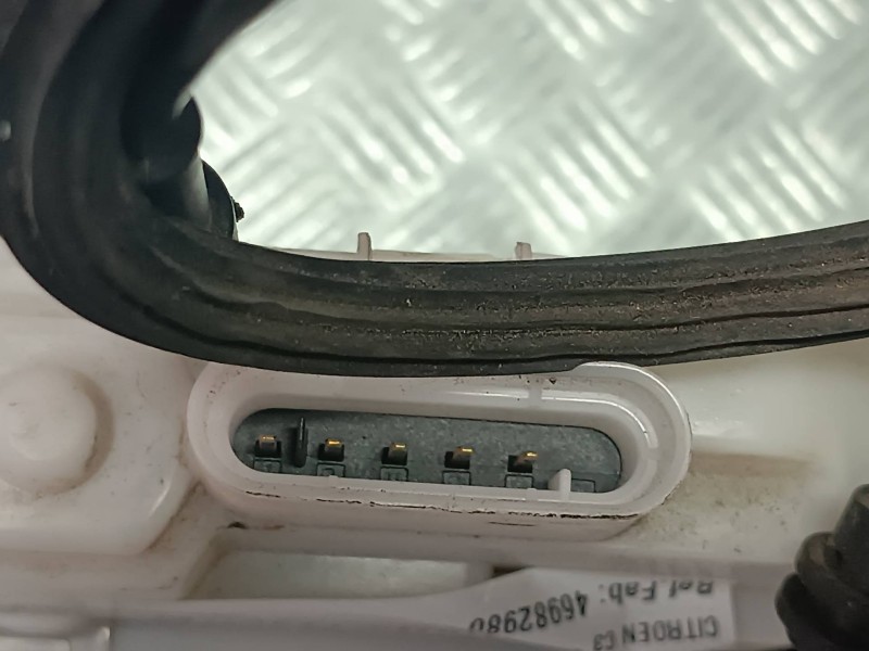 Recambio de cerradura puerta delantera izquierda para citroen c3 referencia OEM IAM 46982980 BLANCO CONECTOR 5 PINES