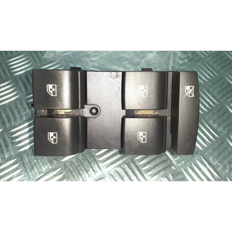 Recambio de mando elevalunas delantero izquierdo para opel mokka x design line start/stop referencia OEM IAM 22915121  321995