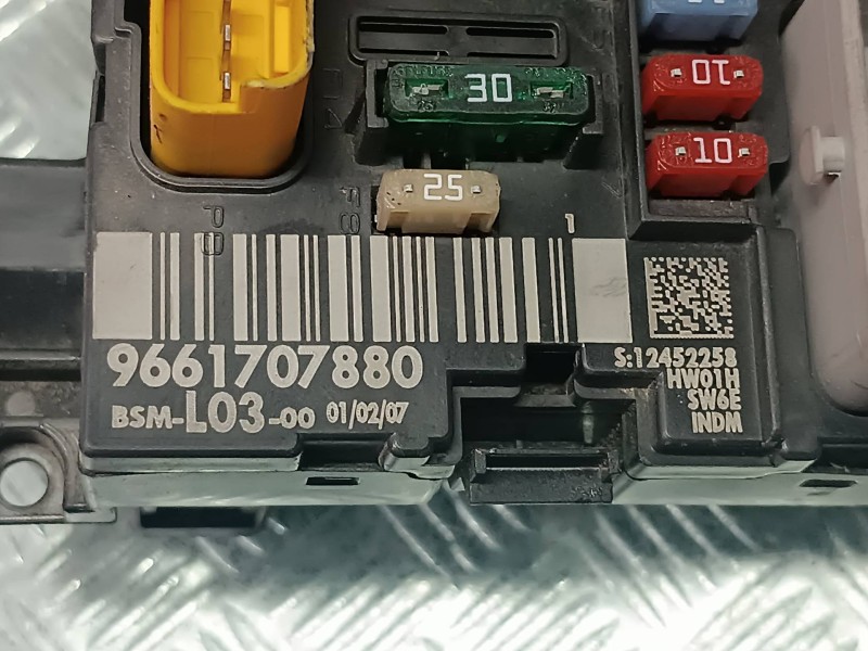 Recambio de caja reles / fusibles para citroen c3 referencia OEM IAM 9661707880 S12452258 BSML0300