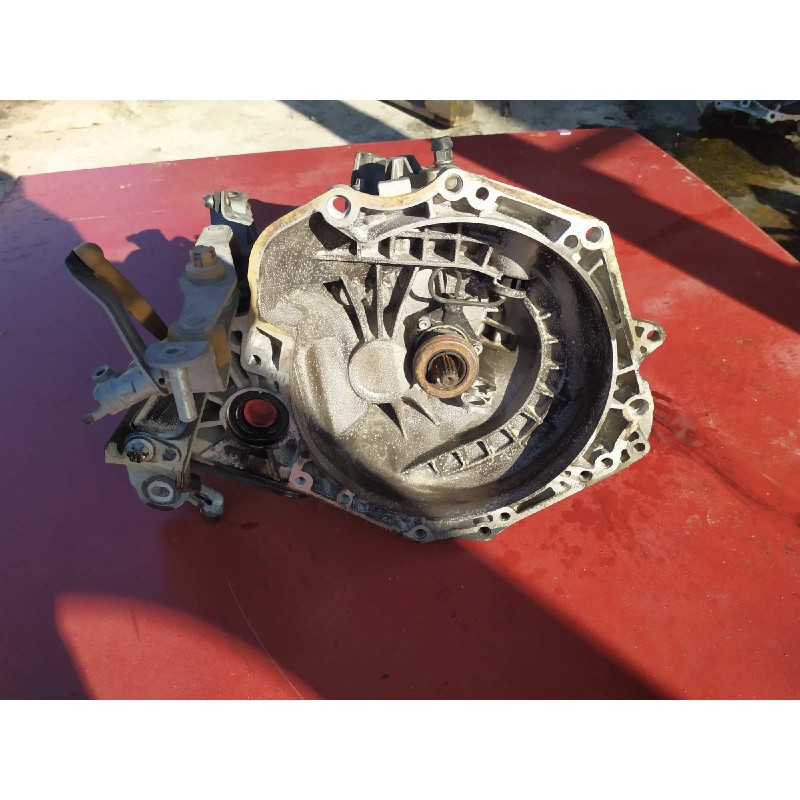 Recambio de caja cambios para opel corsa d catch me referencia OEM IAM 90400206  5 VELOCIDADES