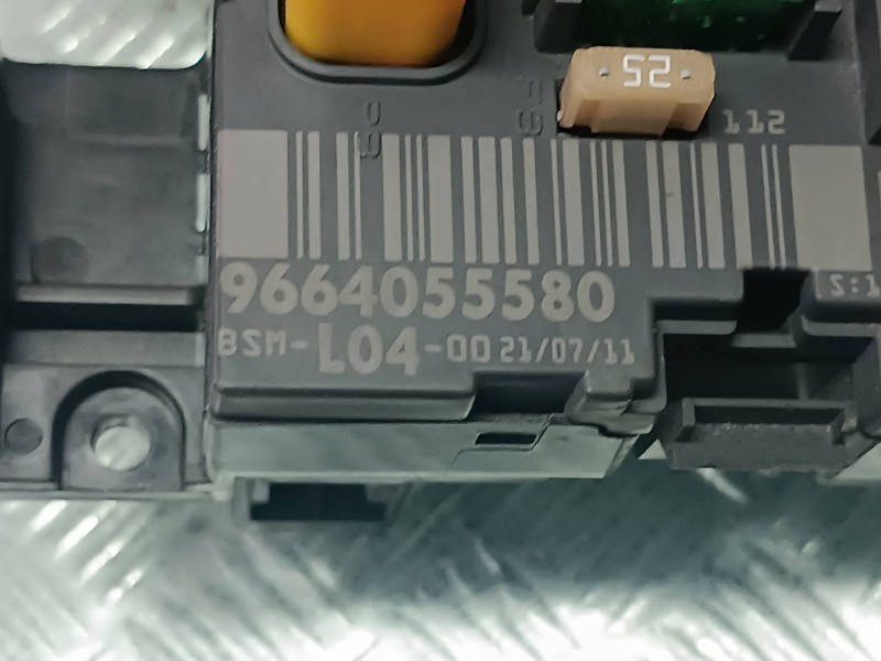Recambio de caja reles / fusibles para peugeot 207 referencia OEM IAM 9664055580 S13672015 BSM L0400