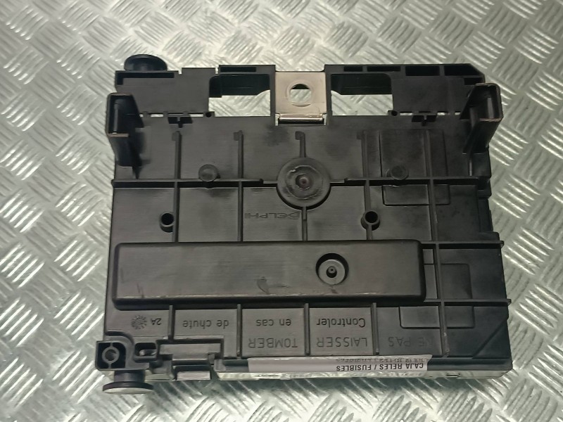 Recambio de caja reles / fusibles para peugeot 207 referencia OEM IAM 9664055580 S13672015 BSM L0400