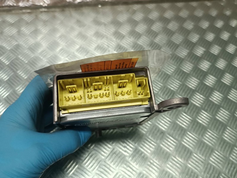 Recambio de centralita airbag para nissan terrano/terrano.ii (r20) referencia OEM IAM 285562X200 0285001481 BOSCH