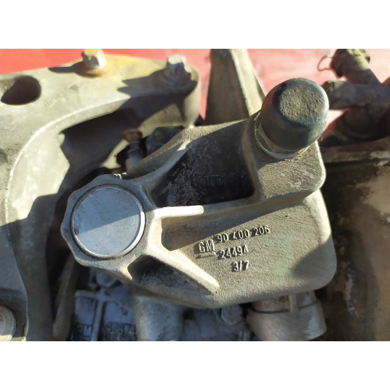 Recambio de caja cambios para opel corsa d catch me referencia OEM IAM 90400206  5 VELOCIDADES