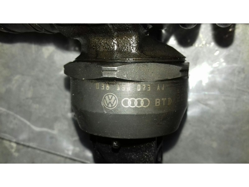 Recambio de inyector para volkswagen passat berlina (3b3) referencia OEM IAM 038130073AJ 0414720037 BOSCH