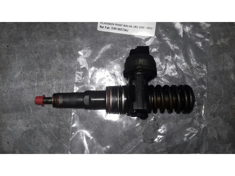 Recambio de inyector para volkswagen passat berlina (3b3) referencia OEM IAM 038130073AJ 0414720037 BOSCH