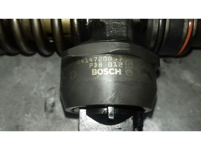 Recambio de inyector para volkswagen passat berlina (3b3) referencia OEM IAM 038130073AJ 0414720037 BOSCH