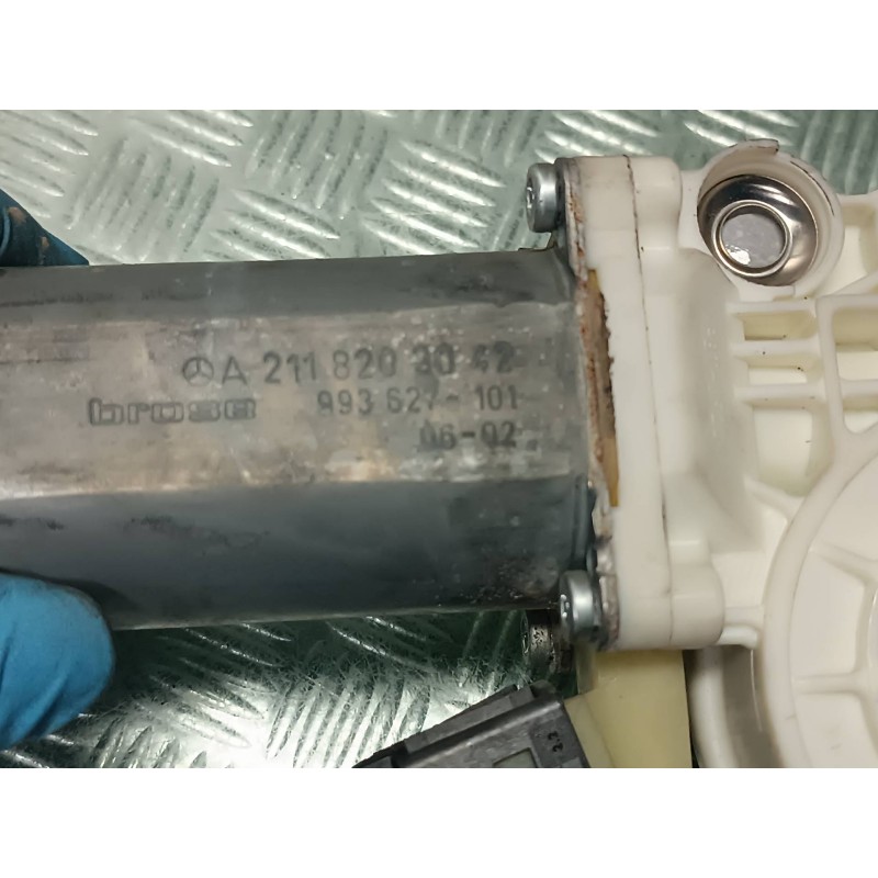 Recambio de motor elevalunas delantero derecho para mercedes-benz clase e (w211) berlina referencia OEM IAM A2118203042 01308219