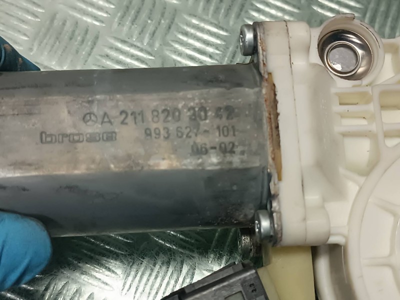 Recambio de motor elevalunas delantero derecho para mercedes-benz clase e (w211) berlina referencia OEM IAM A2118203042 01308219