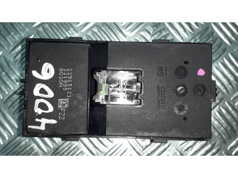 Recambio de mando elevalunas delantero izquierdo para opel mokka x design line start/stop referencia OEM IAM 22915121  321995