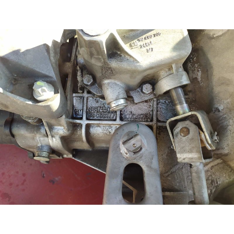 Recambio de caja cambios para opel corsa d catch me referencia OEM IAM 90400206  5 VELOCIDADES