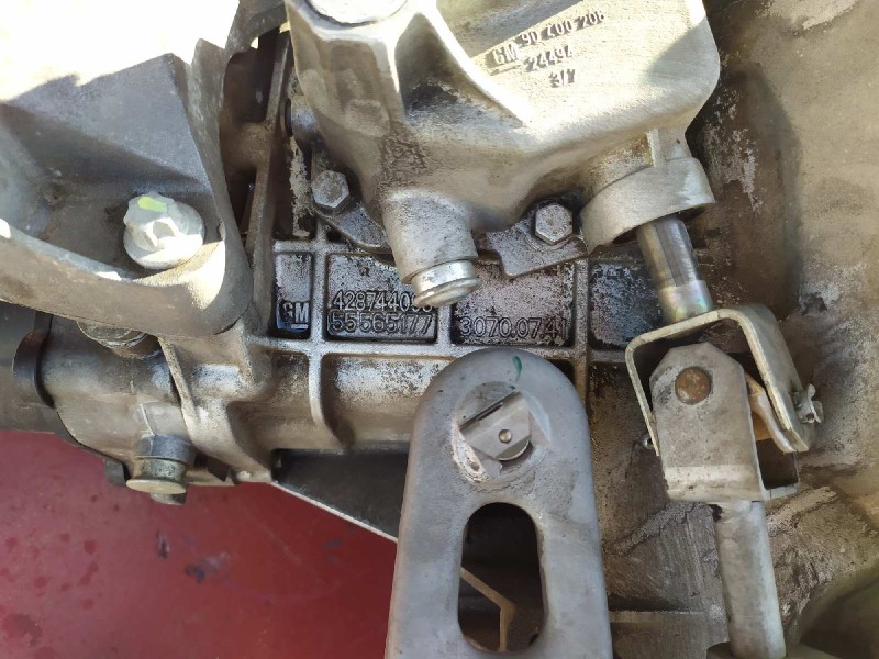 Recambio de caja cambios para opel corsa d catch me referencia OEM IAM 90400206  5 VELOCIDADES