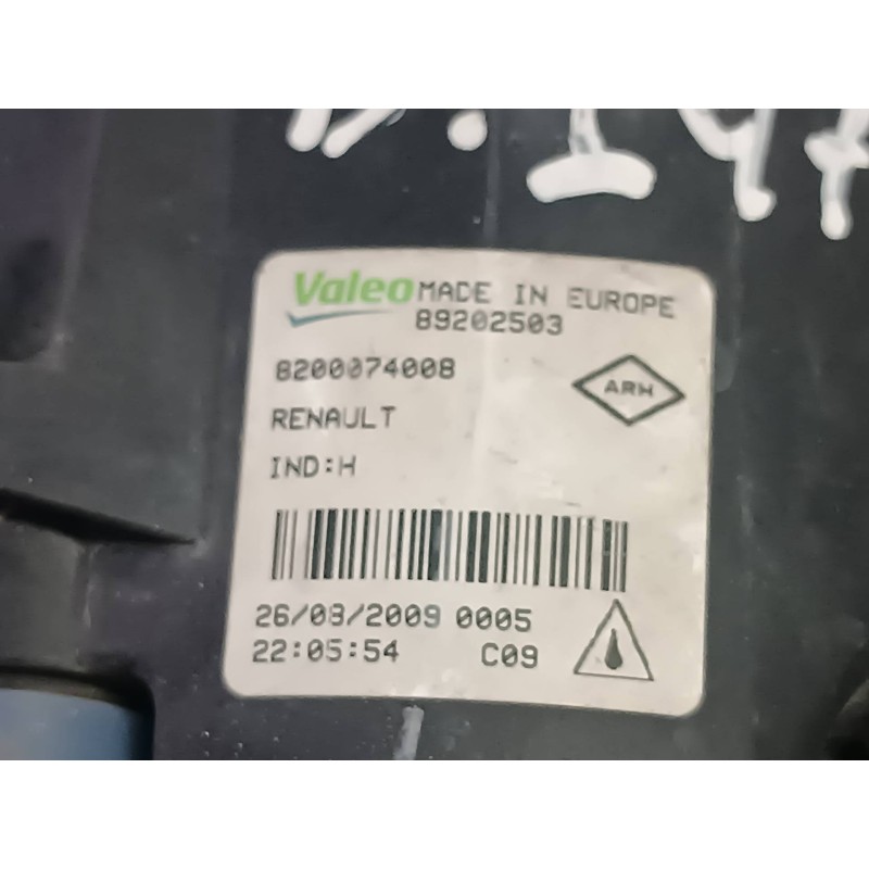 Recambio de faro antiniebla derecho para renault megane iii coupe referencia OEM IAM 820074008 89202503 CONECTOR 2 PINES