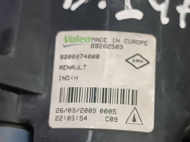 Recambio de faro antiniebla derecho para renault megane iii coupe referencia OEM IAM 820074008 89202503 CONECTOR 2 PINES