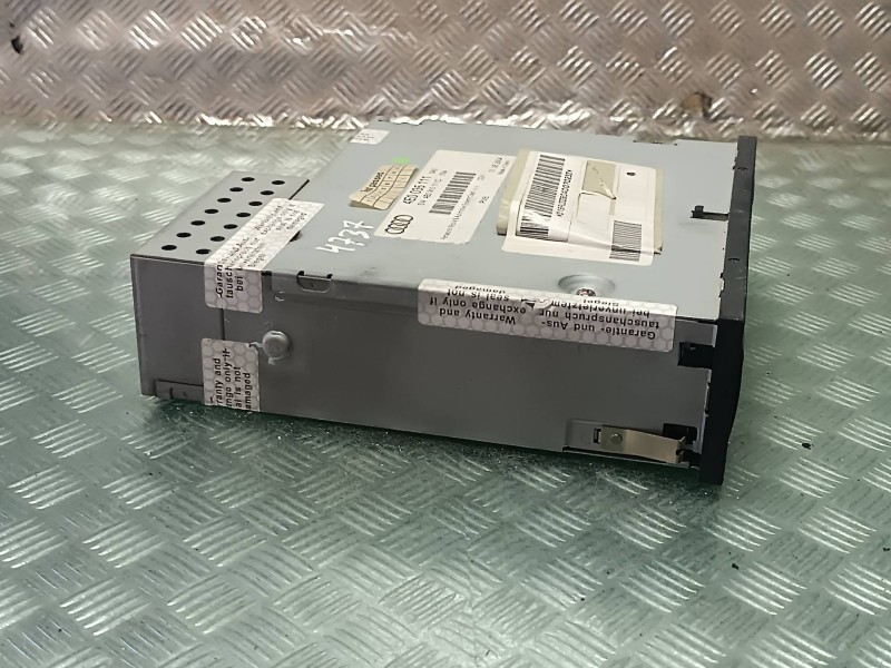 Recambio de sistema audio / radio cd para audi a6 berlina (4f2) referencia OEM IAM 4E0910111C 4E0035111043 4E0035111