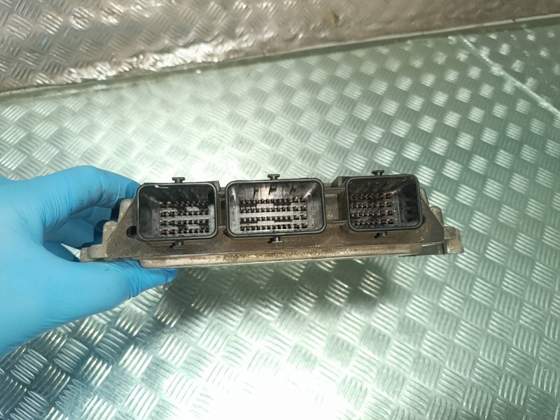 Recambio de centralita motor uce para citroen c3 referencia OEM IAM 9663475880 0281012529 BOSCH