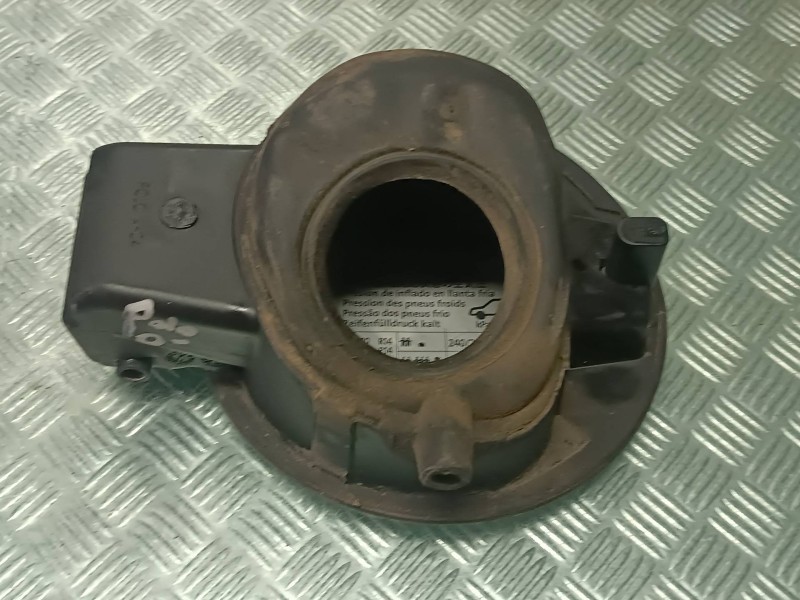 Recambio de tapa exterior combustible para volkswagen polo (6r1) advance referencia OEM IAM 6Q0010680C 6Q0010680 