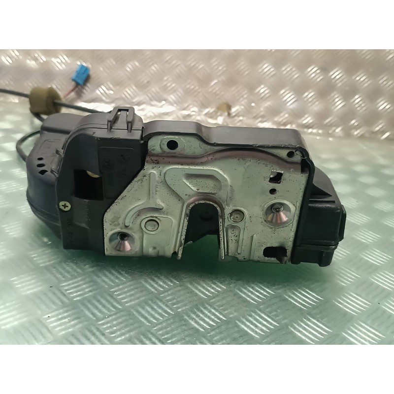 Recambio de cerradura puerta trasera izquierda para mercedes-benz clase e (w211) berlina referencia OEM IAM 2M7300535  