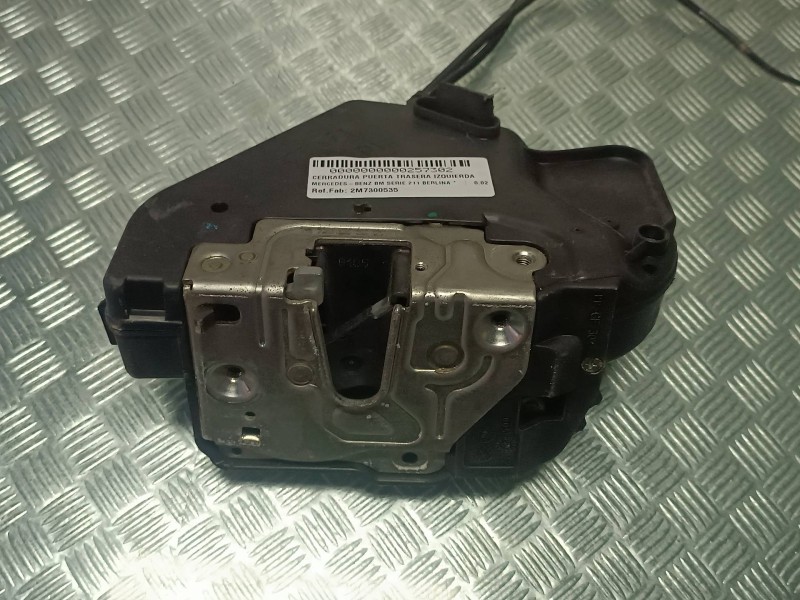 Recambio de cerradura puerta trasera izquierda para mercedes-benz clase e (w211) berlina referencia OEM IAM 2M7300535  