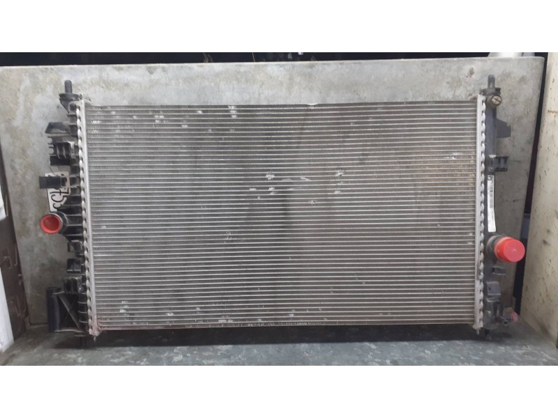 Recambio de radiador agua para opel insignia berlina referencia OEM IAM 13241725 S8112001 BEHR