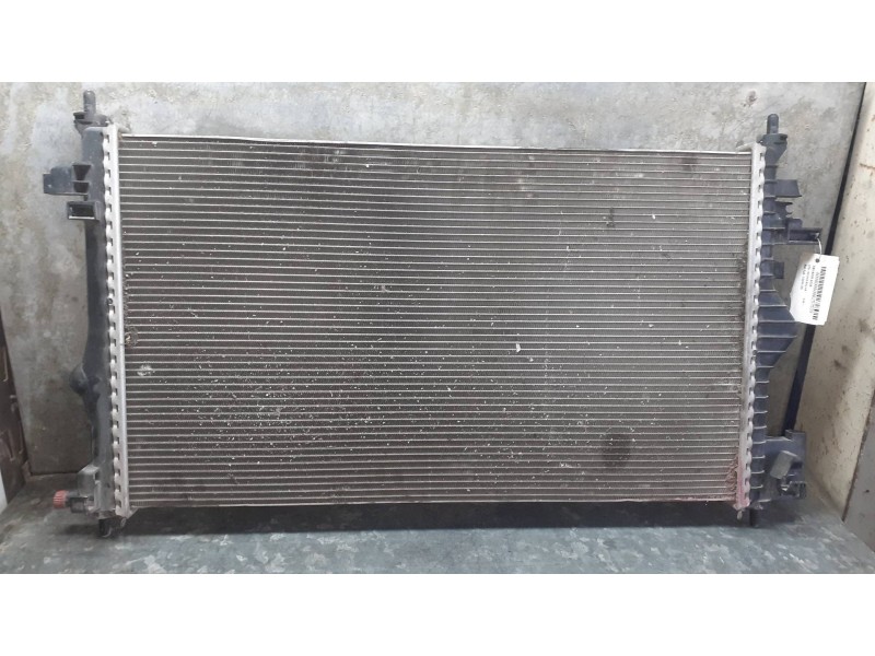 Recambio de radiador agua para opel insignia berlina referencia OEM IAM 13241725 S8112001 BEHR