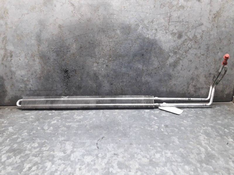 Recambio de radiador aceite para opel insignia berlina referencia OEM IAM 13286331 S8562001 BEHR