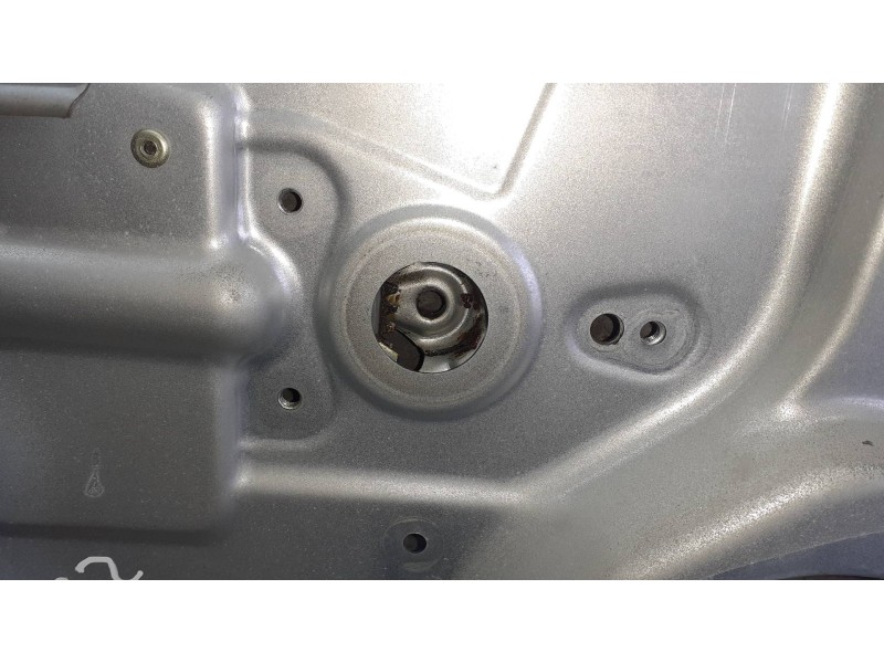 Recambio de elevalunas delantero izquierdo para ford focus lim. (cb4) referencia OEM IAM 984570211 SIN MOTOR ELECTRICO