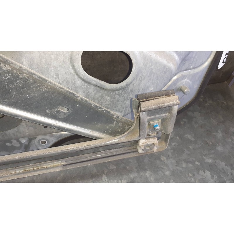 Recambio de elevalunas delantero izquierdo para ford focus lim. (cb4) referencia OEM IAM 984570211 SIN MOTOR ELECTRICO