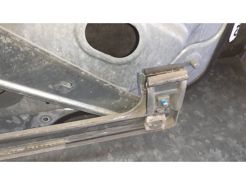 Recambio de elevalunas delantero izquierdo para ford focus lim. (cb4) referencia OEM IAM 984570211 SIN MOTOR ELECTRICO