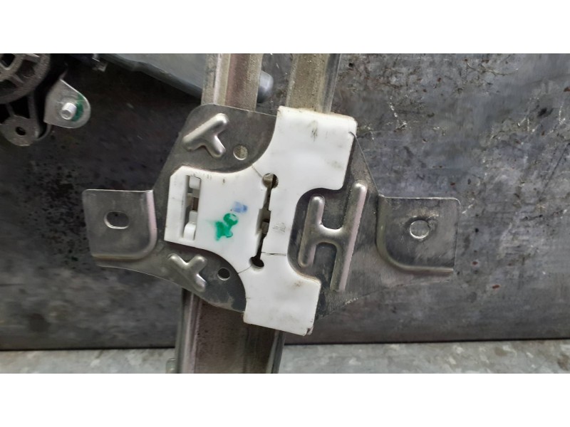 Recambio de elevalunas delantero izquierdo para hyundai i10 referencia OEM IAM 824010X010 CON MOTOR ELECTRICO