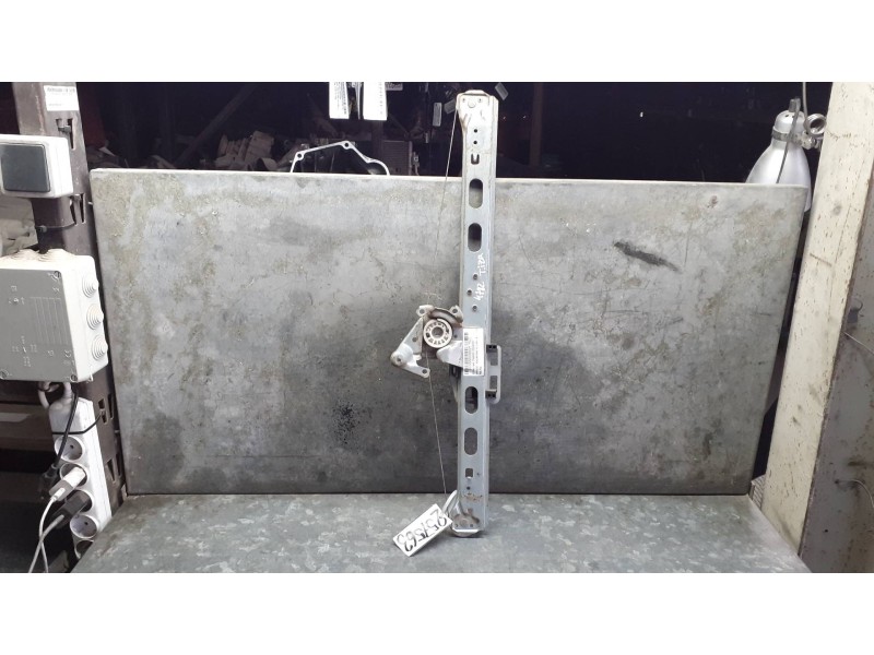 Recambio de elevalunas trasero izquierdo para mercedes-benz clase m (w163) referencia OEM IAM  SIN MOTOR ELECTRICO