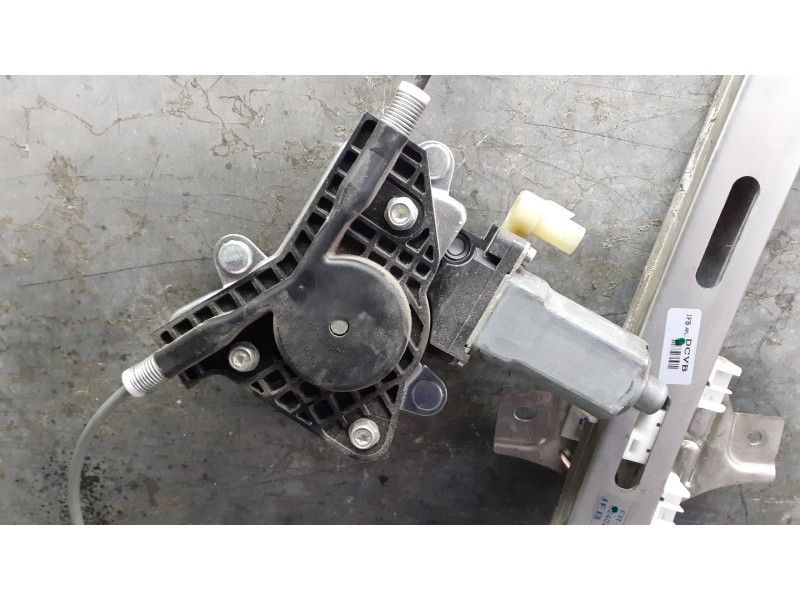 Recambio de elevalunas delantero derecho para hyundai i10 referencia OEM IAM 824020X010 CON MOTOR ELECTRICO