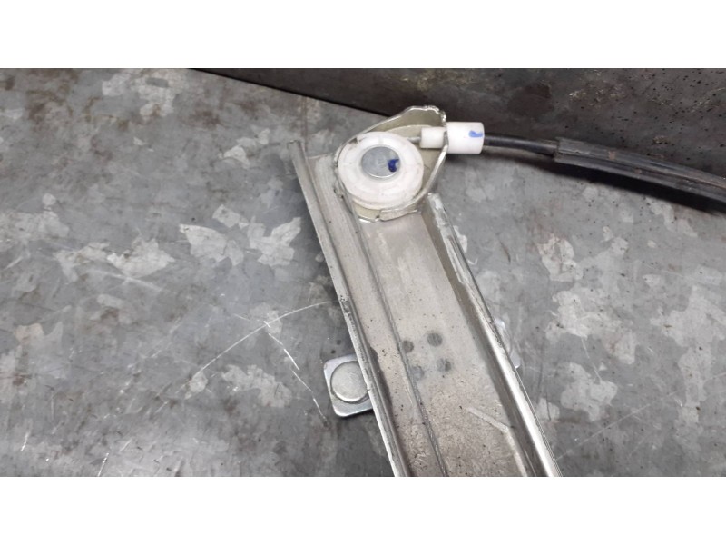 Recambio de elevalunas delantero derecho para hyundai i10 referencia OEM IAM 824020X010 CON MOTOR ELECTRICO