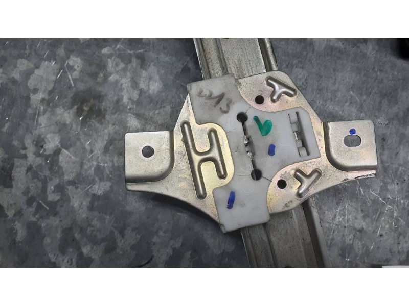 Recambio de elevalunas delantero derecho para hyundai i10 referencia OEM IAM 824020X010 CON MOTOR ELECTRICO