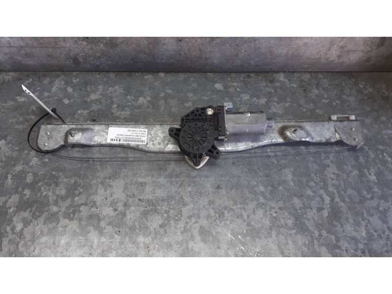 Recambio de elevalunas delantero derecho para nissan atleon 120 referencia OEM IAM 0130821782 CON MOTOR ELECTRICO