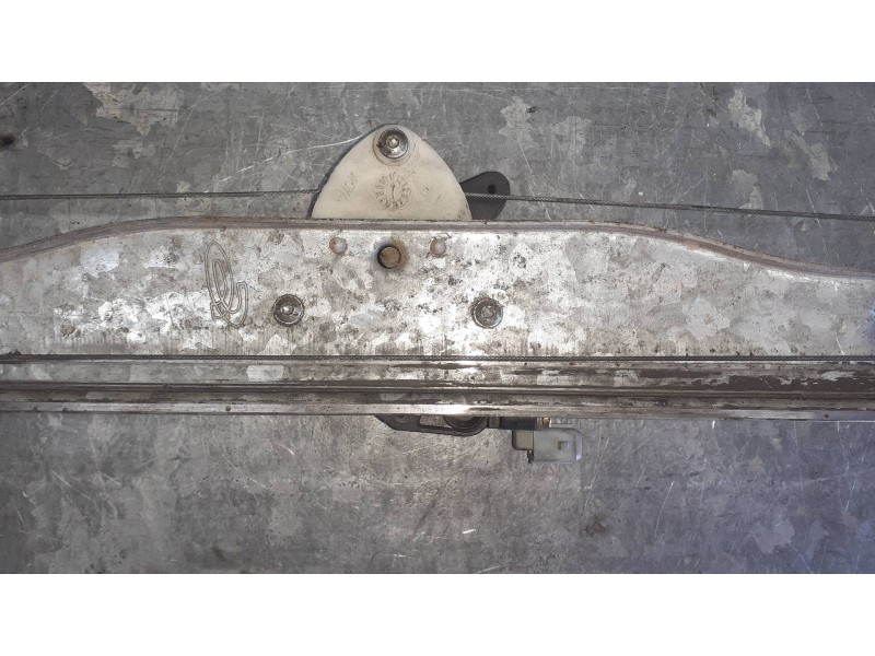 Recambio de elevalunas delantero derecho para nissan atleon 120 referencia OEM IAM 0130821782 CON MOTOR ELECTRICO