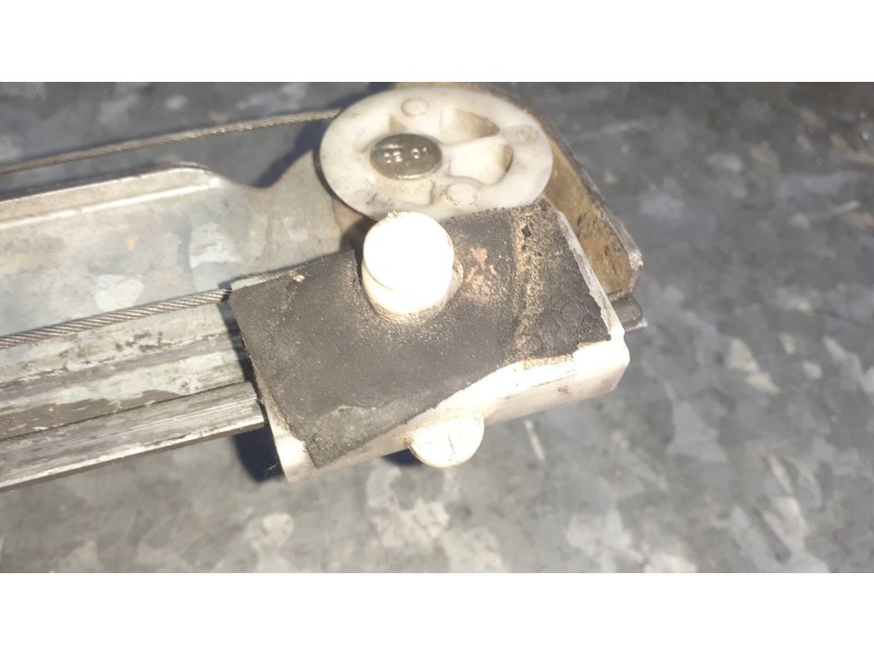 Recambio de elevalunas delantero derecho para nissan atleon 120 referencia OEM IAM 0130821782 CON MOTOR ELECTRICO