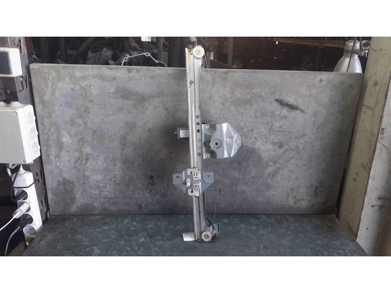 Recambio de elevalunas trasero derecho para dacia lodgy referencia OEM IAM 827202127R CON MOTOR ELECTRICO
