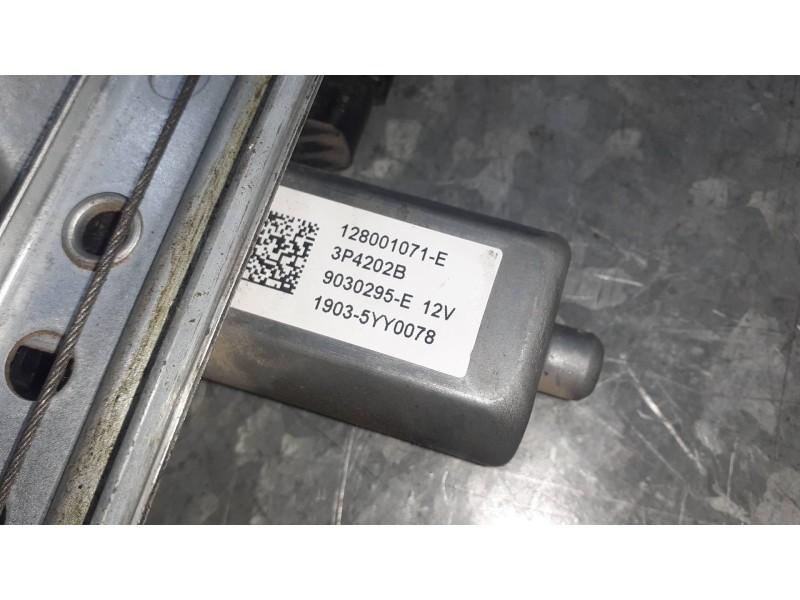 Recambio de elevalunas trasero derecho para dacia lodgy referencia OEM IAM 827202127R CON MOTOR ELECTRICO
