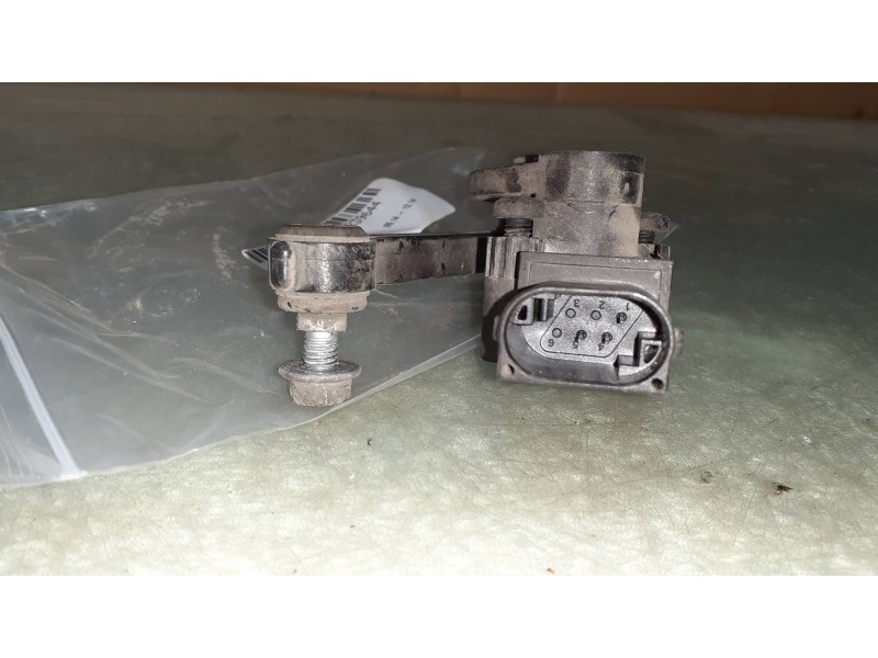 Recambio de sensor para ford focus lim. business referencia OEM IAM 1006536  CONECTOR 3 PINES