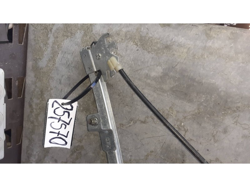 Recambio de elevalunas delantero izquierdo para hyundai kona referencia OEM IAM 06519 SIN MOTOR ELECTRICO