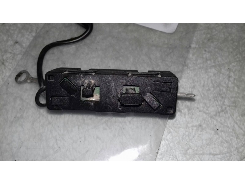 Recambio de antena para renault captur xmod referencia OEM IAM 283630001R  