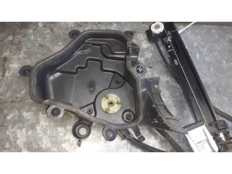 Recambio de elevalunas delantero izquierdo para seat ibiza (6j5) referencia OEM IAM 6J4837401J SIN MOTOR ELECTRICO