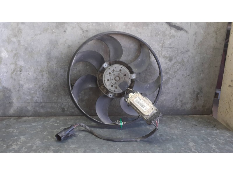 Recambio de electroventilador para ford focus lim. (cb4) referencia OEM IAM 3136613305  CON MODULO CONTROL