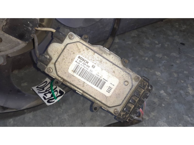 Recambio de electroventilador para ford focus lim. (cb4) referencia OEM IAM 3136613305  CON MODULO CONTROL
