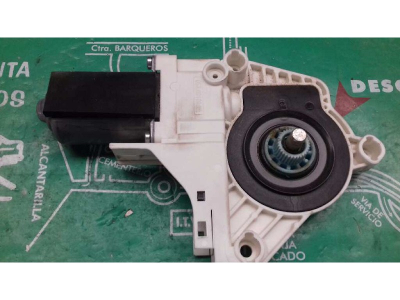 Recambio de motor elevalunas delantero derecho para audi a4 ber. (b8) básico referencia OEM IAM 8K0959802A 1101A66633110 