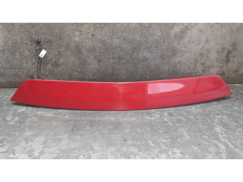 Recambio de molduras traseras para nissan pulsar (c13) referencia OEM IAM NS0021Y00 908163ZL0A TRASERA CENTRAL