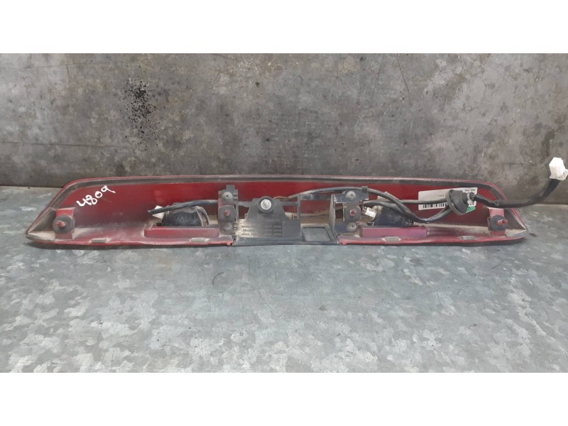 Recambio de molduras traseras para nissan pulsar (c13) referencia OEM IAM NS0021Y00 908163ZL0A TRASERA CENTRAL